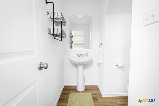 property at 175 Amber Gln