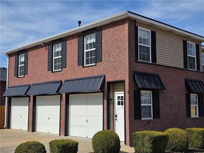 property at 610 SE Moberly Ln