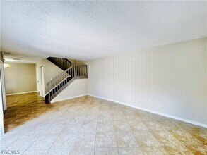 5205 Cedarbend Dr in Ft. Myers, FL - Building Photo - Building Photo