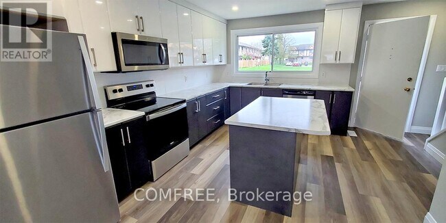 33 Berkley Dr in St Catharines, ON - Building Photo - Building Photo