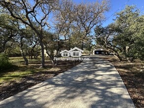 900 Wayside Dr in Wimberley, TX - Building Photo - Building Photo