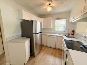 611 2nd St in Indian Rocks Beach, FL - Building Photo - Building Photo