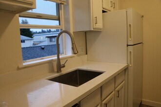 340 Meadow Ave N, Unit C in Renton, WA - Building Photo - Building Photo