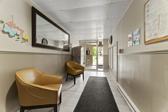Rivershore Tower Apartments in Windsor, ON - Building Photo - Building Photo