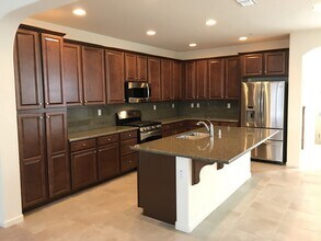 307 W Tuscan Ln in Mountain House, CA - Building Photo - Building Photo