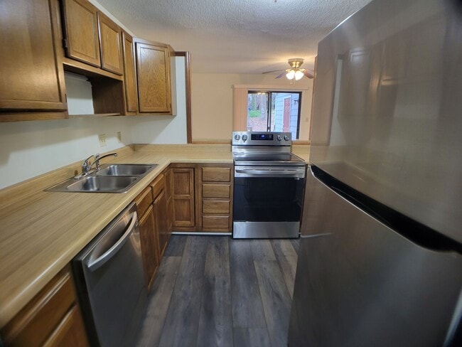 6917 Glendower Rd in Raleigh, NC - Building Photo - Building Photo