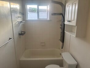 729 E Elder St, Unit A in Fallbrook, CA - Building Photo - Building Photo