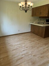 8 Continental Ct in Appleton, WI - Building Photo - Building Photo