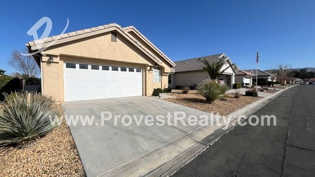 11229 Pleasant Hills Dr in Apple Valley, CA - Building Photo - Building Photo