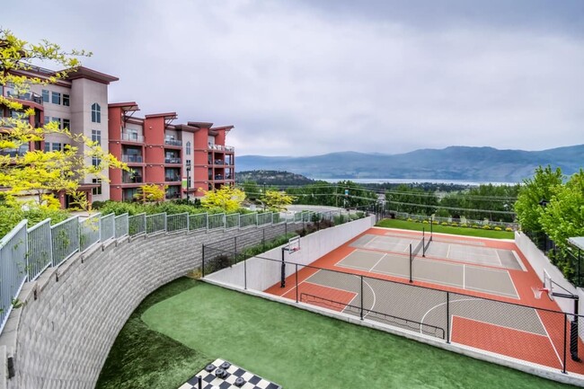 3205 Skyview Ln in West Kelowna, BC - Building Photo - Building Photo