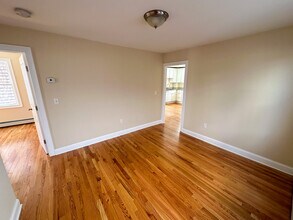 13 Aubin St, Unit 1 in Amesbury, MA - Building Photo - Building Photo