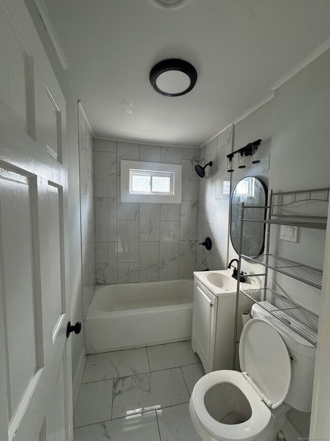 97 Blake St in New Haven, CT - Building Photo - Building Photo