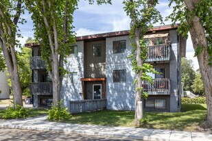 5804 58A St in Red Deer, AB - Building Photo