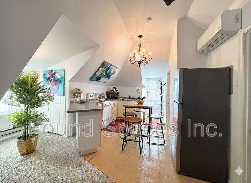 74 Garfield Ave S in Hamilton, ON - Building Photo