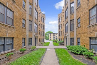 2253-59 W. 111th St LLC in Chicago, IL - Building Photo - Interior Photo