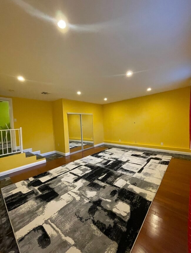 property at 5115 Canoga Ave