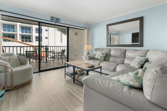 260 Southbay Dr in Naples, FL - Building Photo - Building Photo