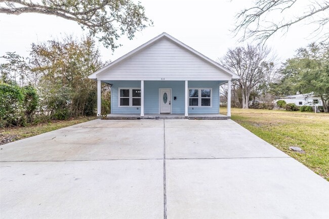 property at 510 Bluebonnet Dr