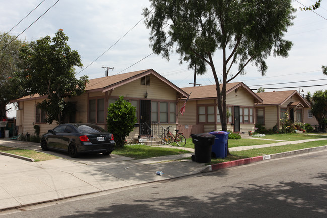 9741-9747 Walnut St in Bellflower, CA - Foto de edificio - Building Photo