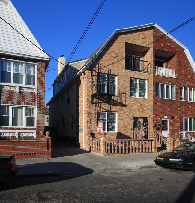 1624 77th Ave in Brooklyn, NY - Foto de edificio - Building Photo