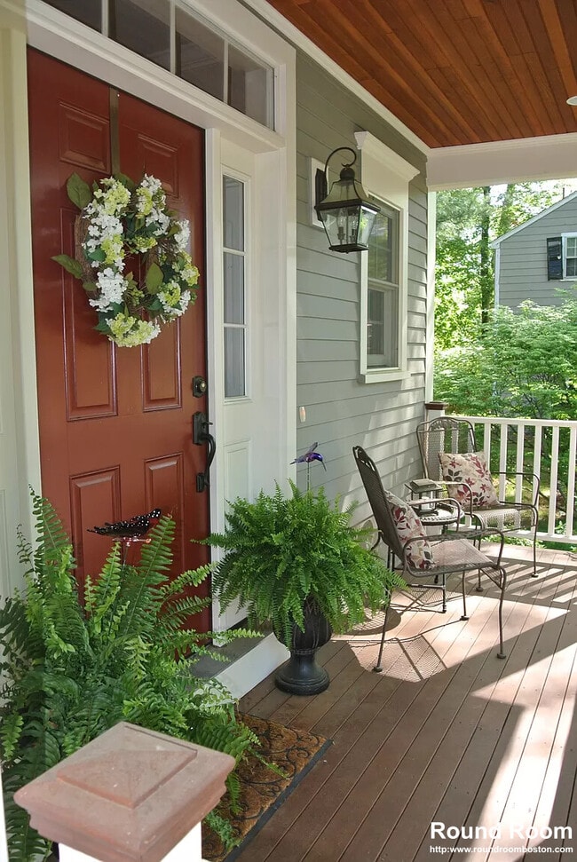 3 Hickory Rd, Unit 1 in Wellesley, MA - Foto de edificio - Building Photo