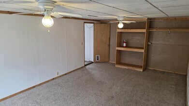 547 E 100 N in Centerville, UT - Building Photo - Building Photo