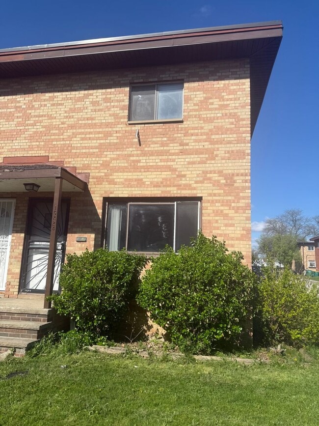 property at 16224 Maplewood Ct