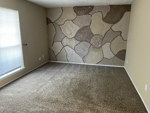 28 W Creek Ln in Grand Prairie, TX - Foto de edificio - Building Photo