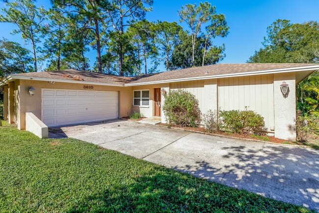 3610 Fairway Forest Dr in Palm Harbor, FL - Foto de edificio - Building Photo