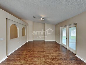 19206 Wood Sage Dr in Tampa, FL - Building Photo - Building Photo