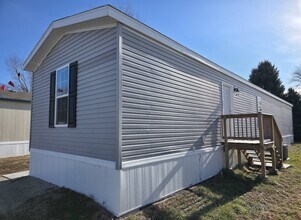 1404 W Commodore Blvd in Lincoln, NE - Foto de edificio - Building Photo