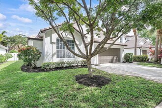 981 Delray Lakes Dr in Delray Beach, FL - Building Photo - Building Photo