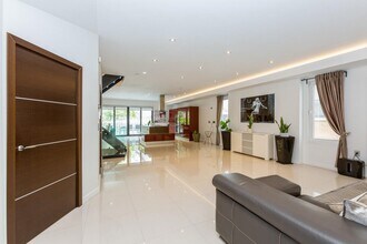 96 Columbia Terrace in Weehawken, NJ - Building Photo - Building Photo