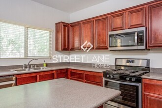 5620 Champagne Flower St in North Las Vegas, NV - Building Photo - Building Photo