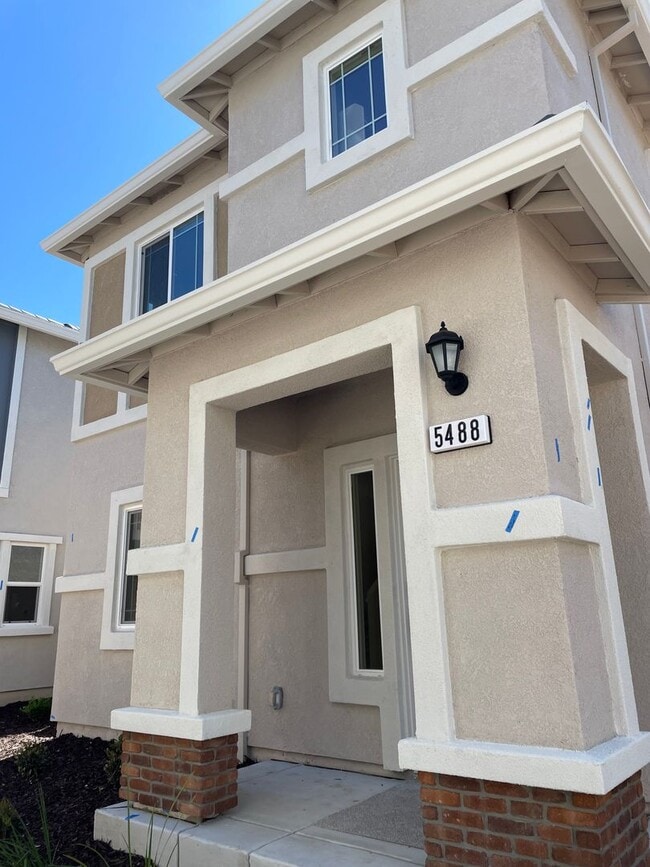 property at 5488 Molino Cir