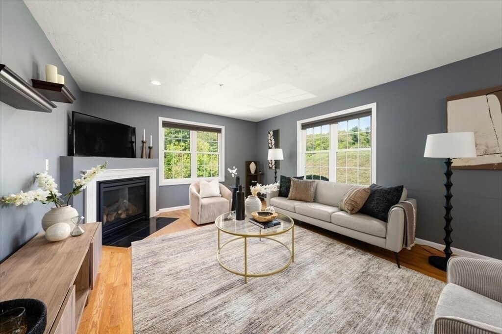 4 Patriots Blvd in Hopkinton, MA - Building Photo