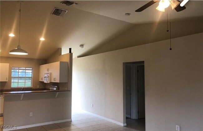 936 Eisenhower Blvd in Lehigh Acres, FL - Building Photo - Building Photo