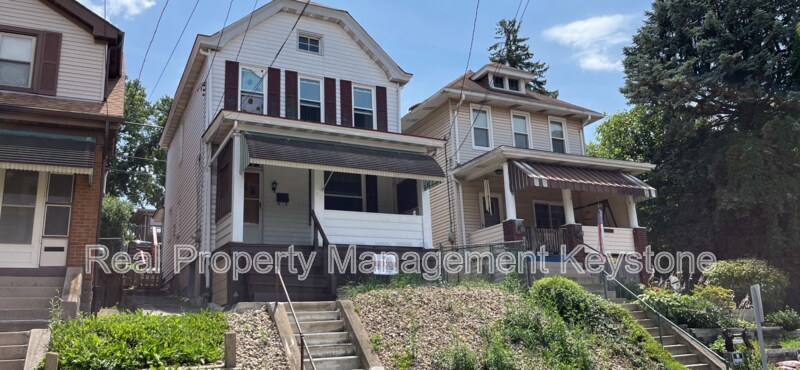 33 Merritt Ave in Pittsburgh, PA - Building Photo