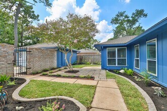 12410 Pantano Drive in Houston, TX - Building Photo - Building Photo