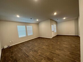 15012 Siberian Elm Ln in Austin, TX - Building Photo - Building Photo