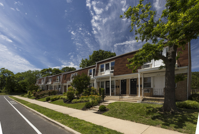 Lawnside/Evesham Court Apartments in Lawnside, NJ - Building Photo - Building Photo