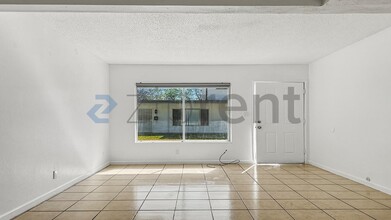 132 W 18th St in Merced, CA - Building Photo - Building Photo