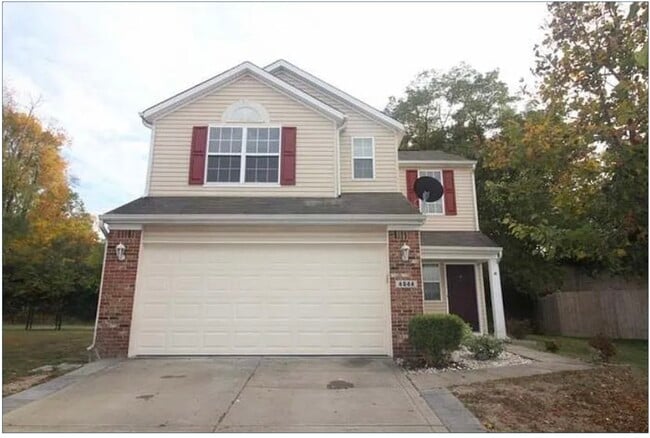 property at 4644 White Lick Ct