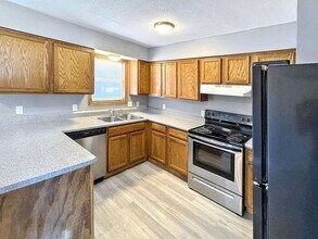 7801 E 112th St in Kansas City, MO - Building Photo - Building Photo