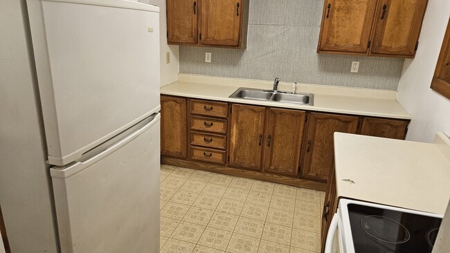 1208 Highland Ave, Unit 1 in New Castle, PA - Building Photo - Building Photo