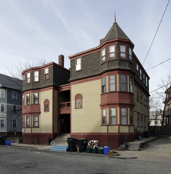 111-119 Wood St in Providence, RI - Building Photo