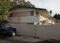 Twin Falls in Riverside, CA - Foto de edificio - Building Photo