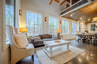 295 Apple Rdg Ln in Broken Bow, OK - Building Photo - Building Photo