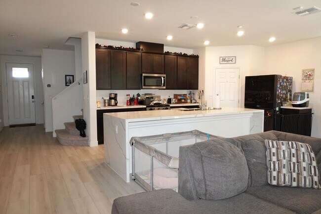 6959 Rancho Pk Ct in Las Vegas, NV - Foto de edificio - Building Photo