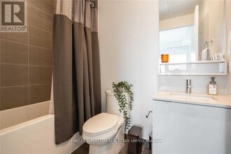 5 Buttermill Ave. in Vaughan, ON - Building Photo - Building Photo